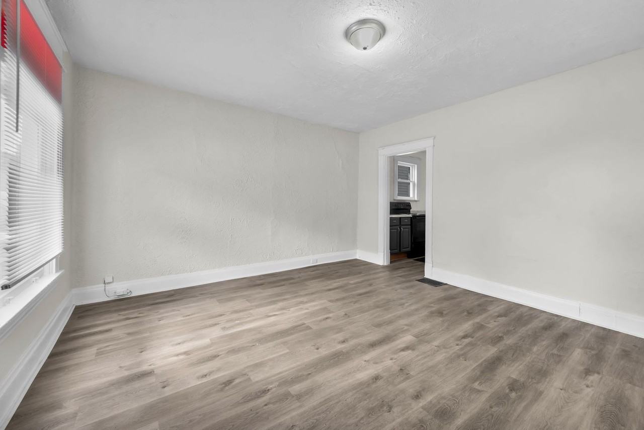 3955 Trevor Ave - Photo 3 of 32