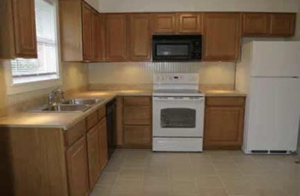 1340 Ox Hill Dr - Photo 4 of 11
