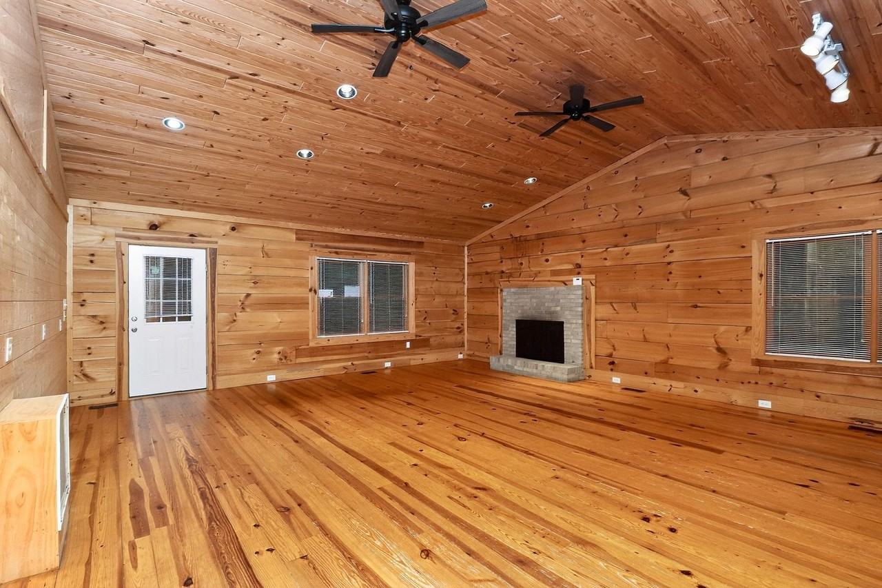300 Forney Ave - Photo 3 of 18