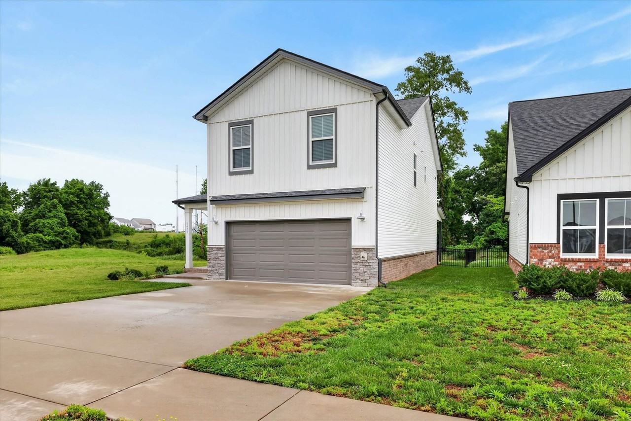1437 Citadel Dr - Photo 3 of 42