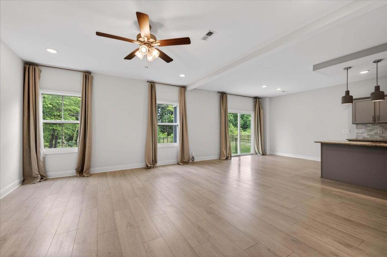 1437 Citadel Dr - Photo 6 of 42