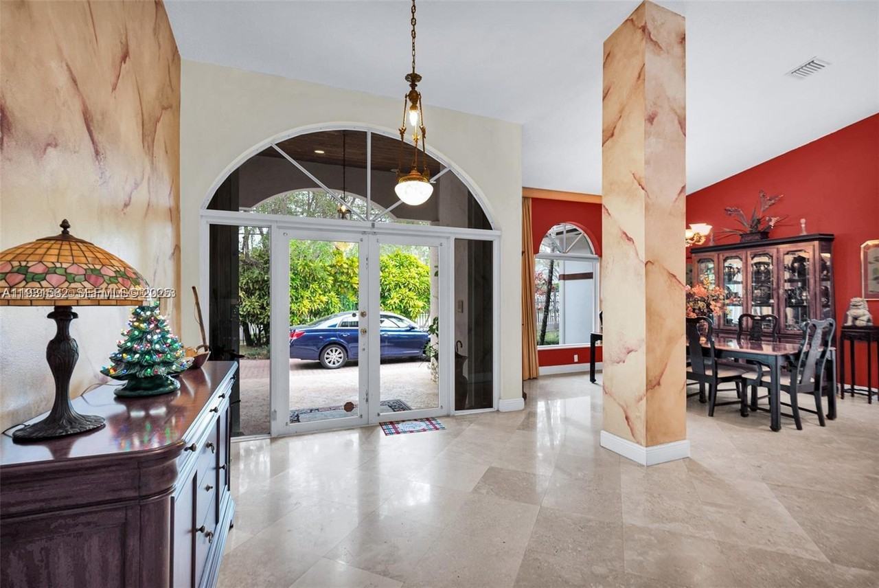5750 Sw 67th Ave #5750 - Photo 4 of 8