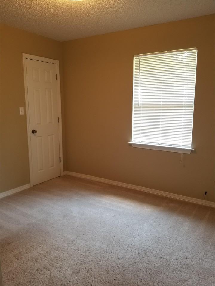 8210 Exchange St #1 - Photo 5 of 10
