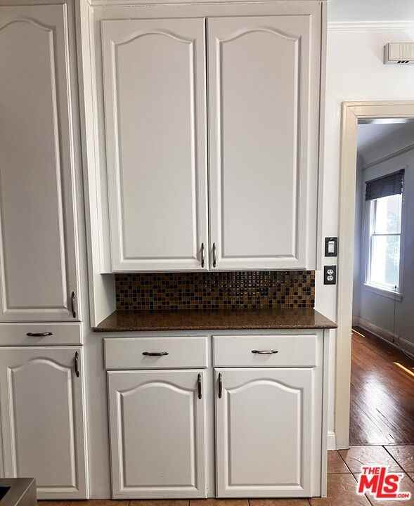 153 N Irving Blvd - Photo 6 of 8