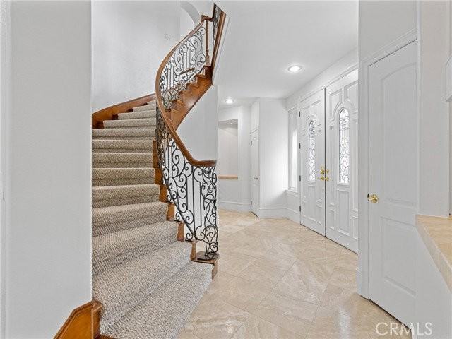 3210 N Ardmore Ave - Photo 7 of 8