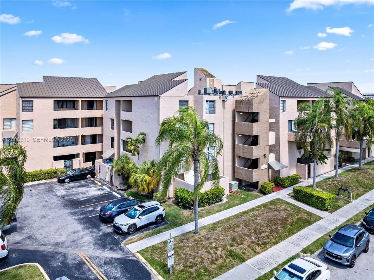10500 Sw 108th Ave #B211 - Photo 5 of 23