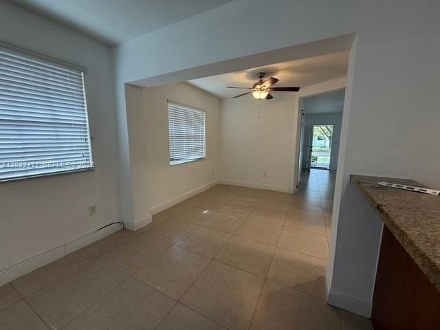 6370 Sw 17th St - Photo 5 of 14