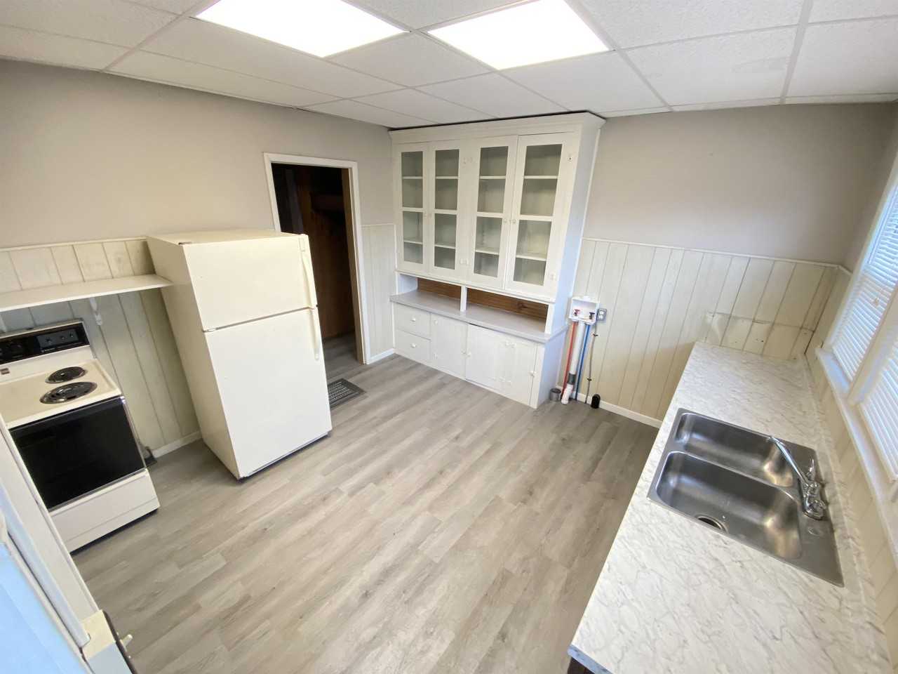 424 N Main St #B - Photo 7 of 7