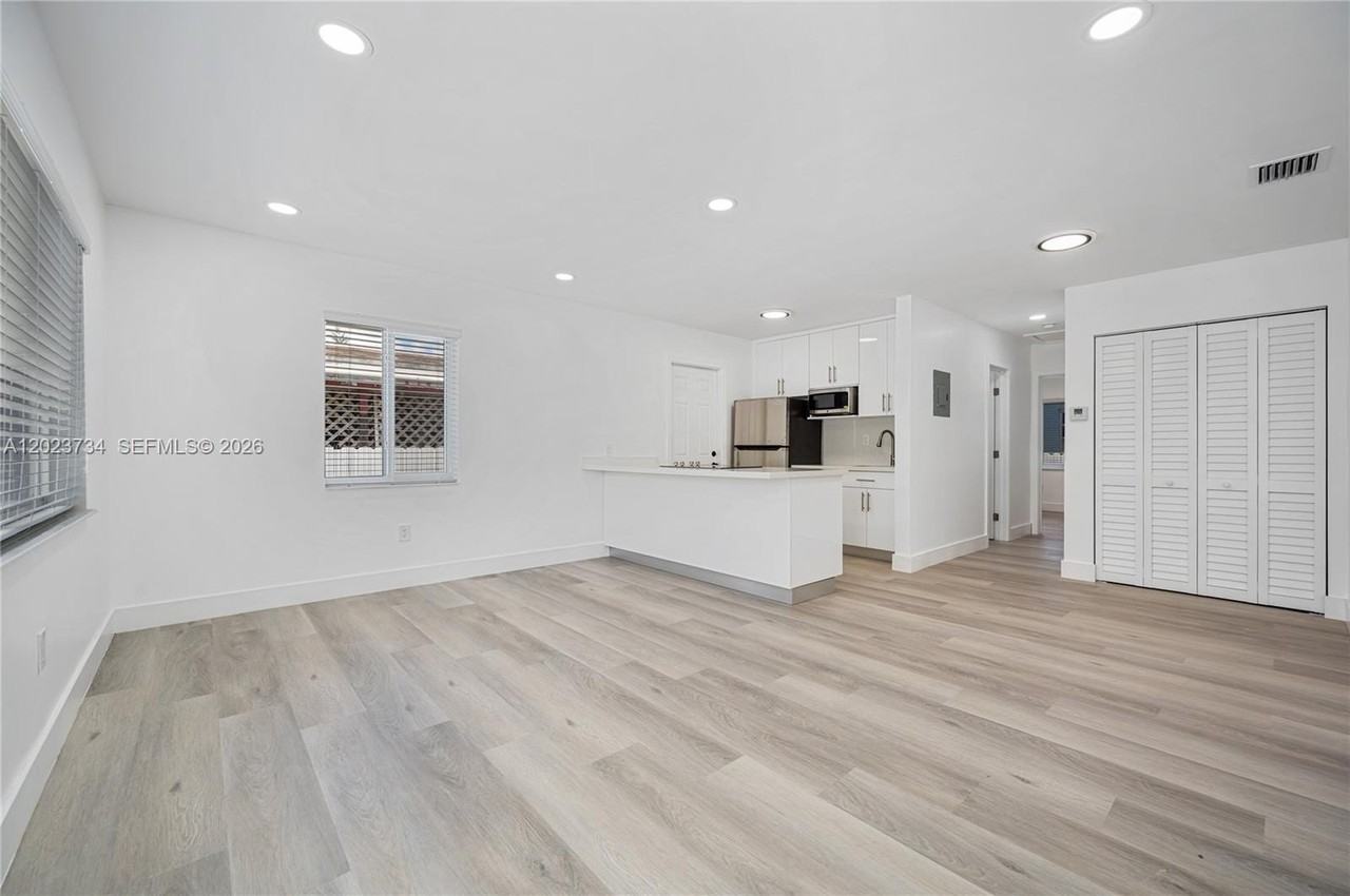 2641 Sw 29th Ct #2641 - Photo 4 of 18