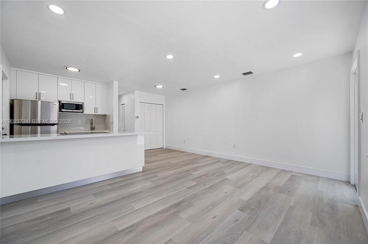 2641 Sw 29th Ct #2641 - Photo 6 of 18