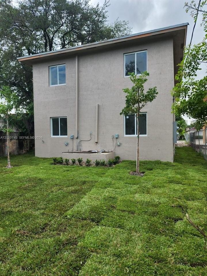 2750 Nw 58th St #2752 - Photo 2 of 3