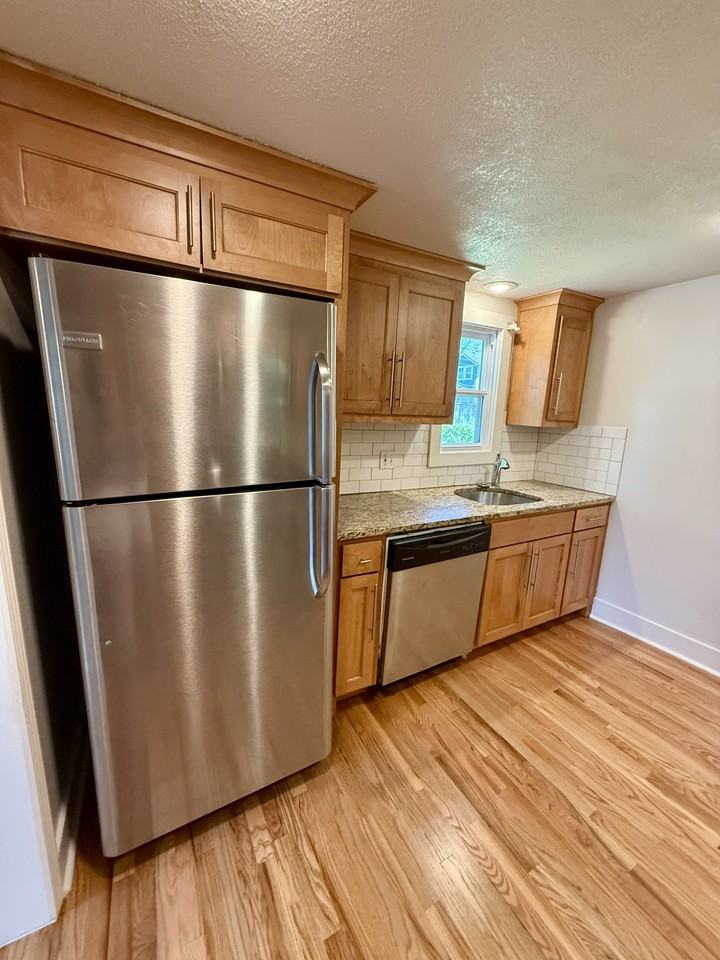 7724 Walnut St #1 - Photo 4 of 16