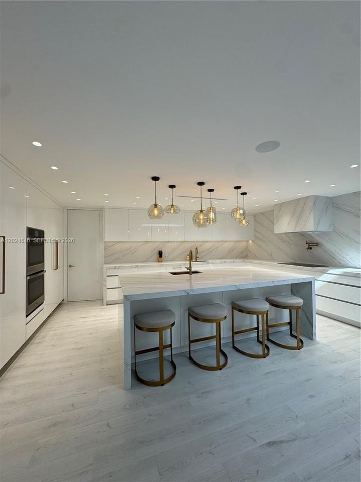 5841 Sw 37th Ave - Photo 5 of 48