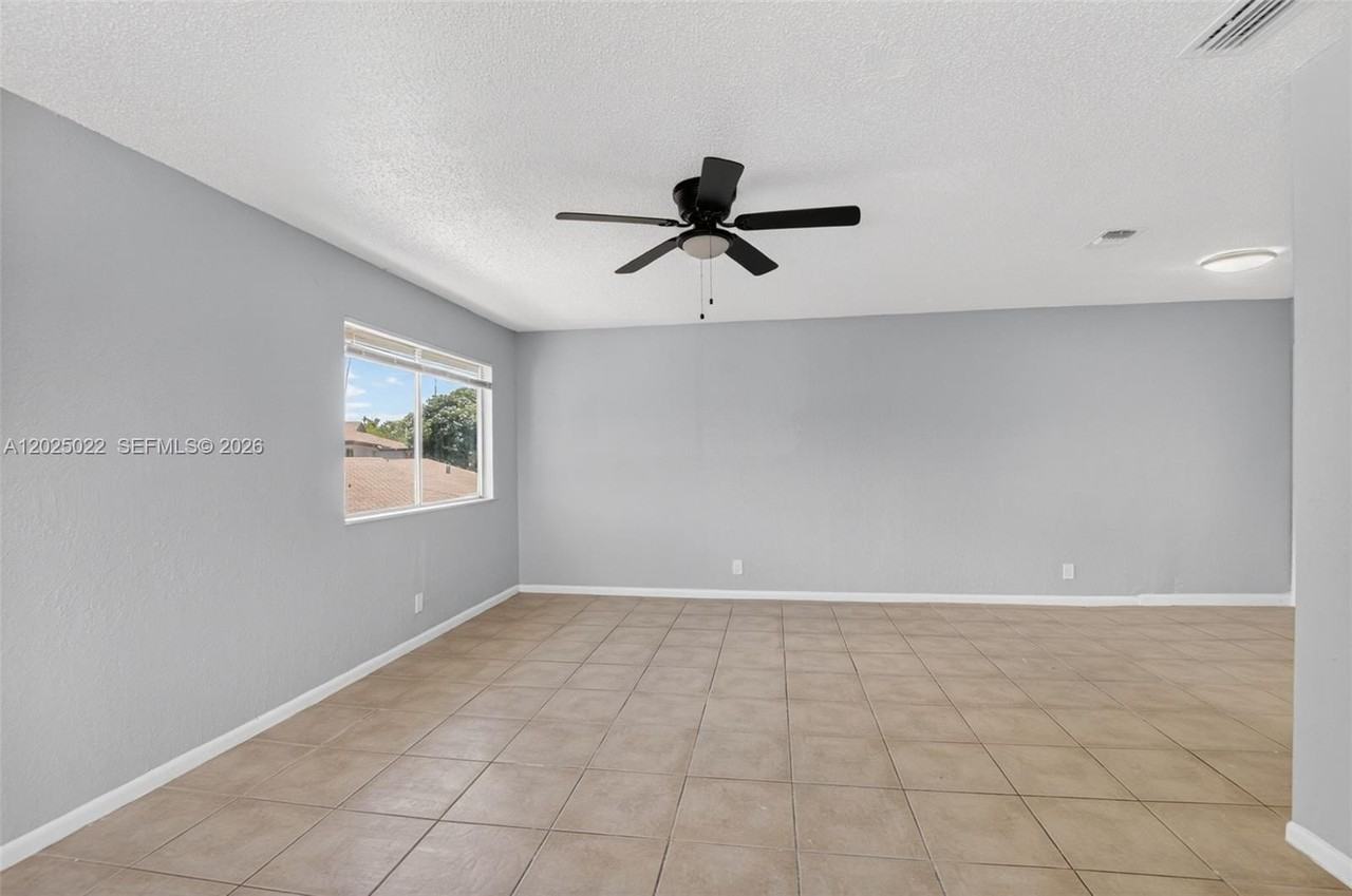 2103 Catherine Dr #2 - Photo 6 of 29