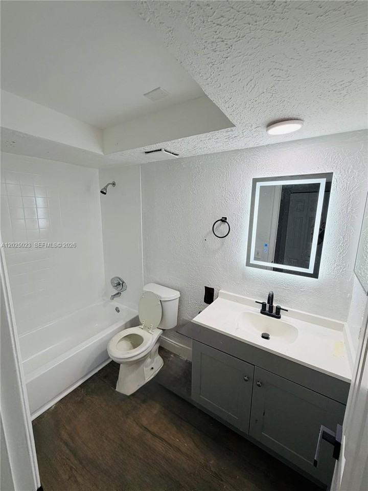 331 Nw 42nd Ct #101 - Photo 2 of 7
