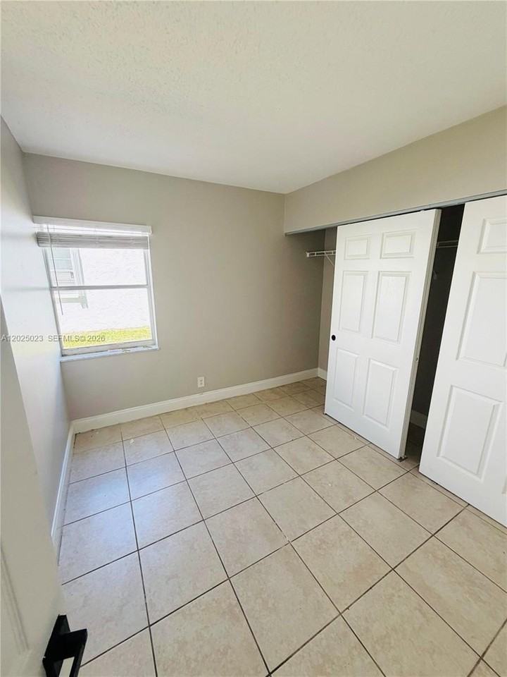 331 Nw 42nd Ct #101 - Photo 3 of 7