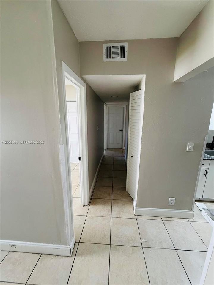 331 Nw 42nd Ct #101 - Photo 5 of 7