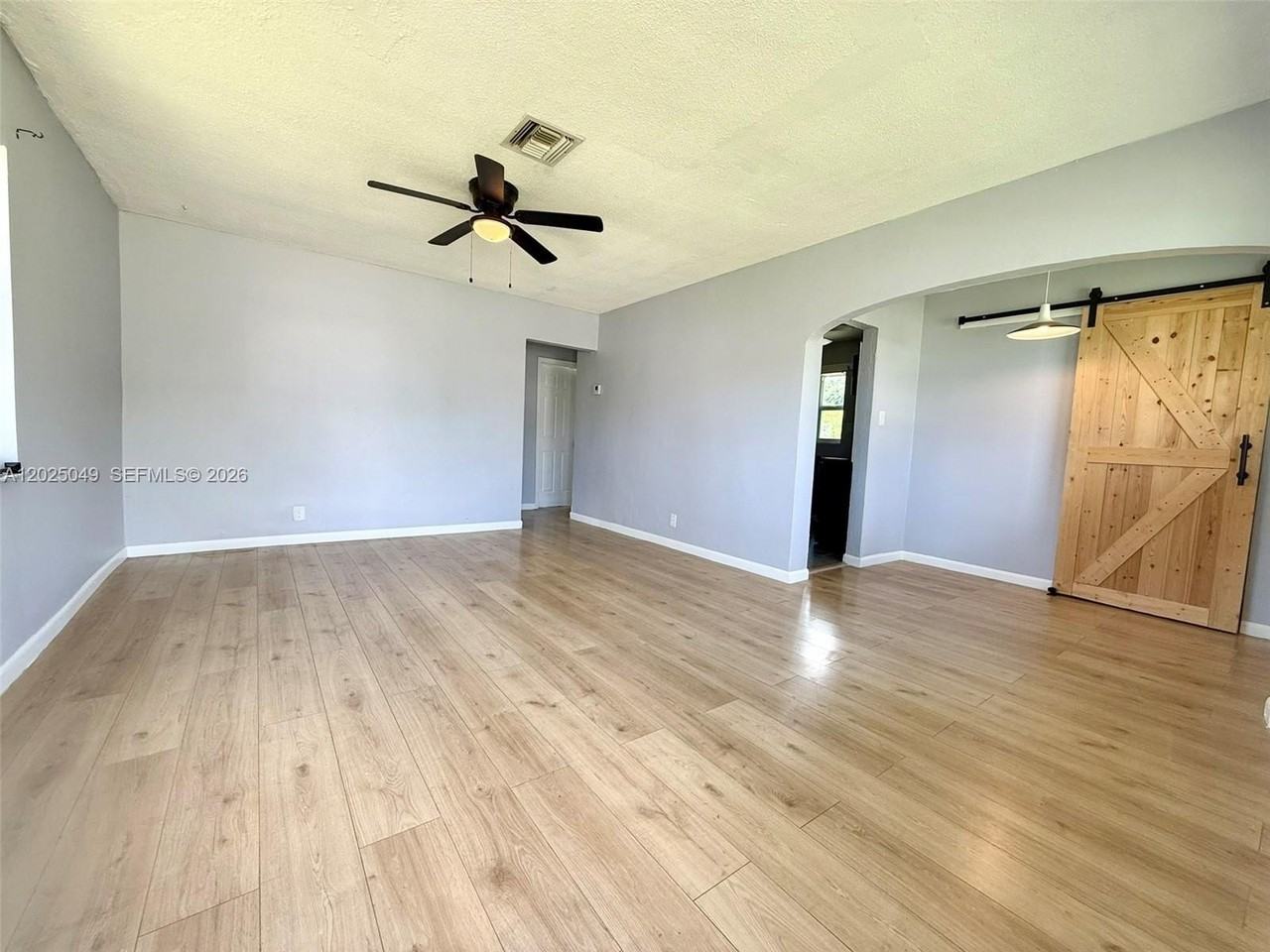 4030 Sw 28th St - Photo 2 of 13