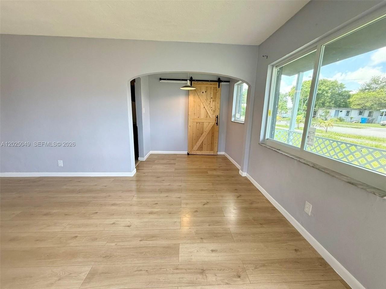 4030 Sw 28th St - Photo 3 of 13
