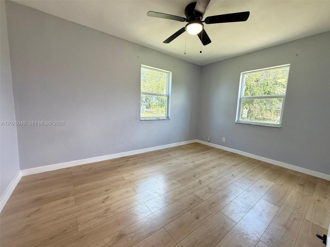 4030 Sw 28th St - Photo 7 of 13