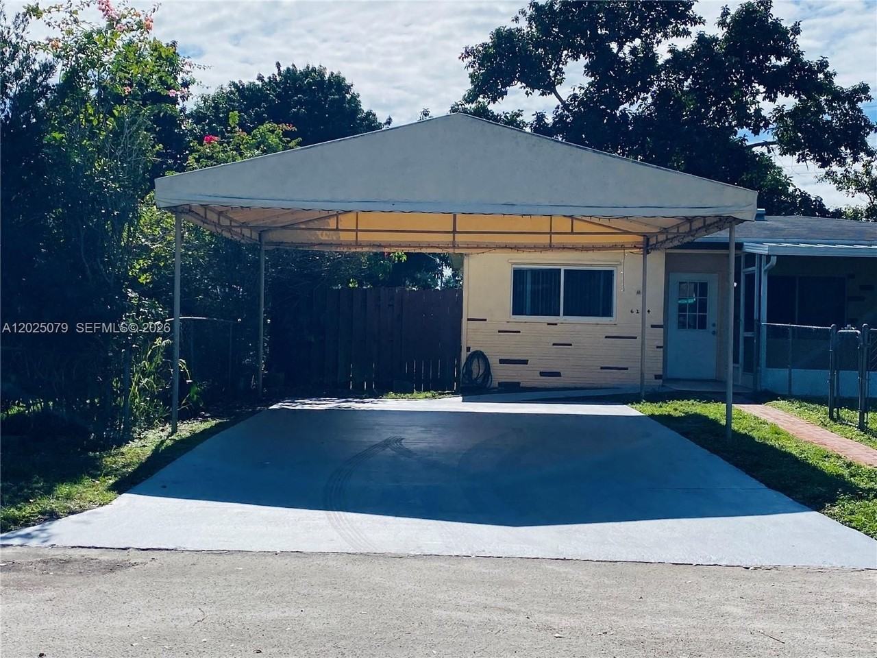 6234 Hayes St - Photo 5 of 22
