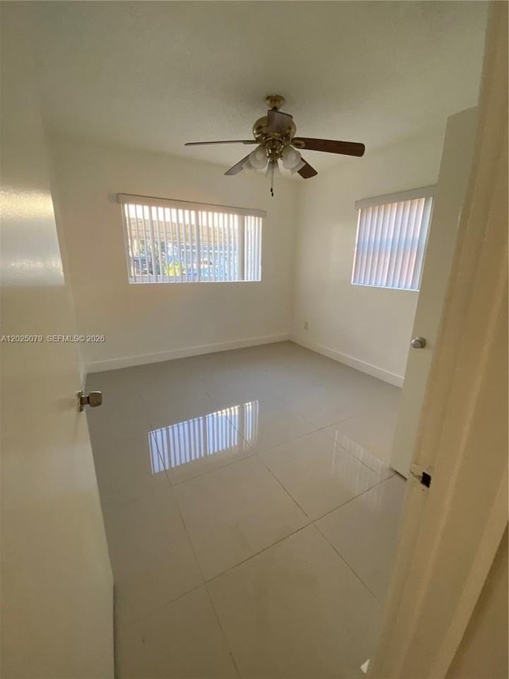6234 Hayes St - Photo 7 of 22