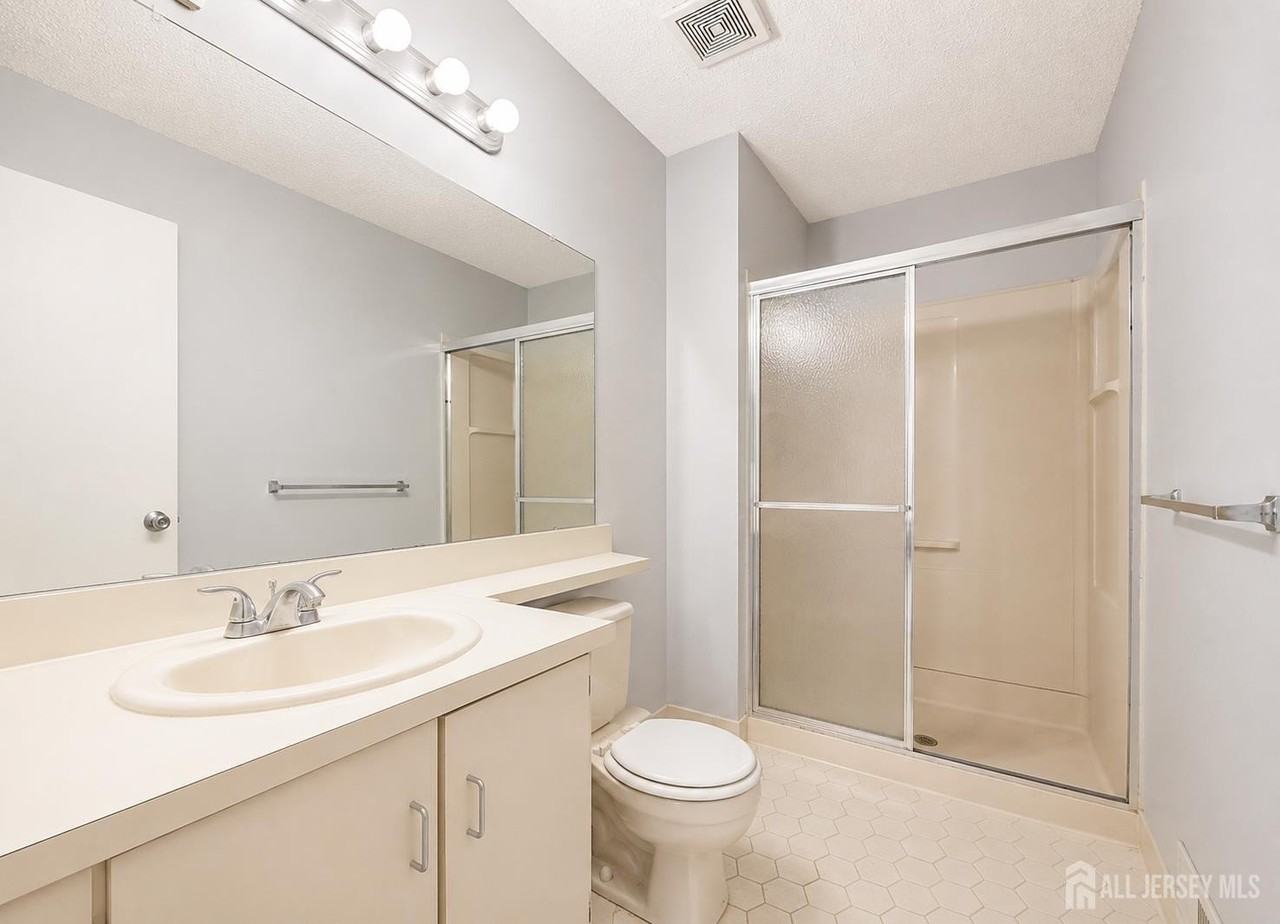 482 Danbury Ln - Photo 7 of 16