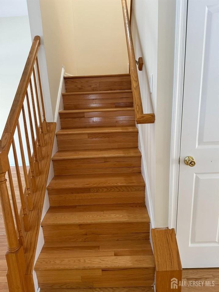 1301 Dahlia Cir - Photo 5 of 17
