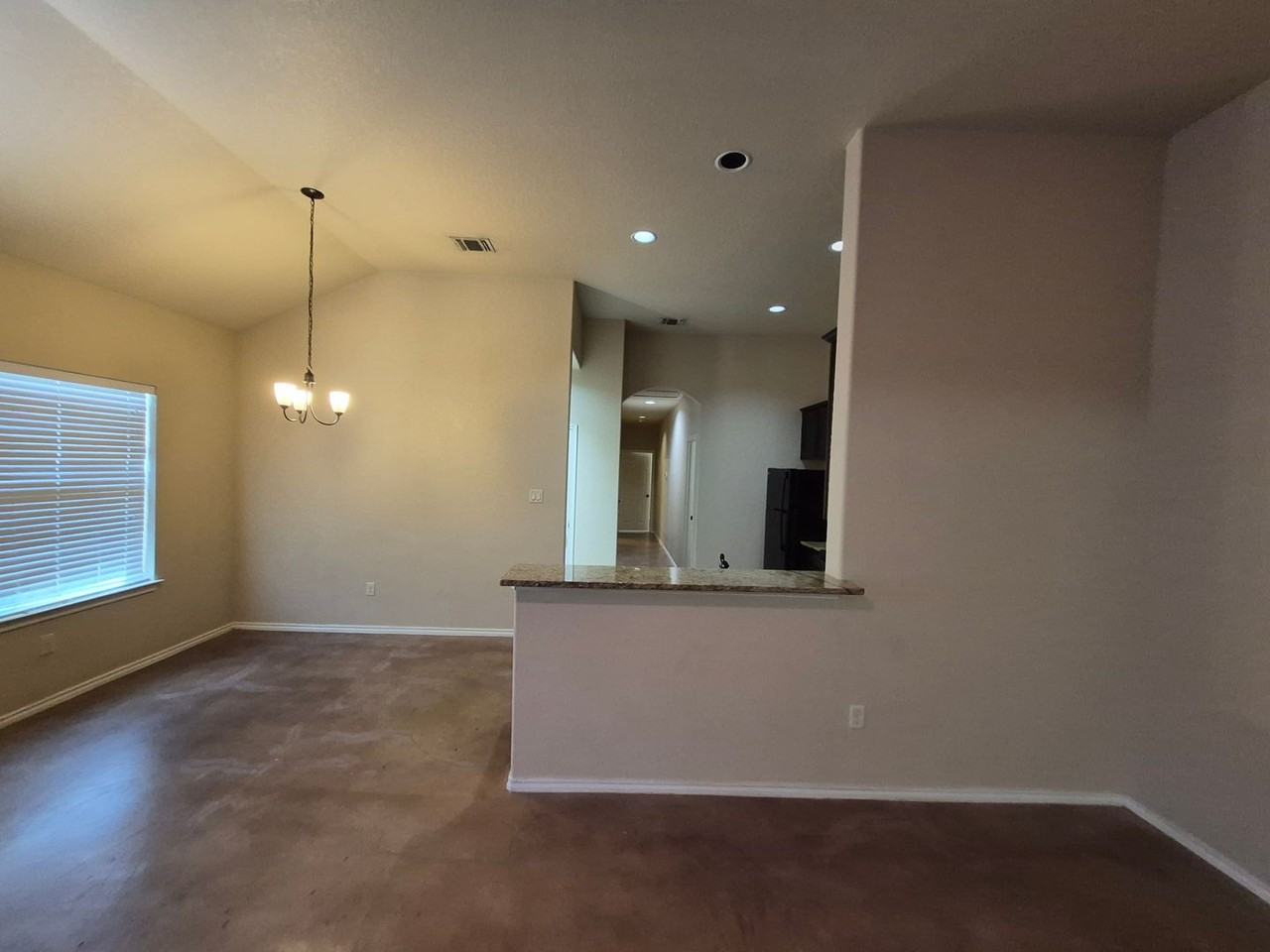 700 Saengerhalle Rd - Photo 3 of 28