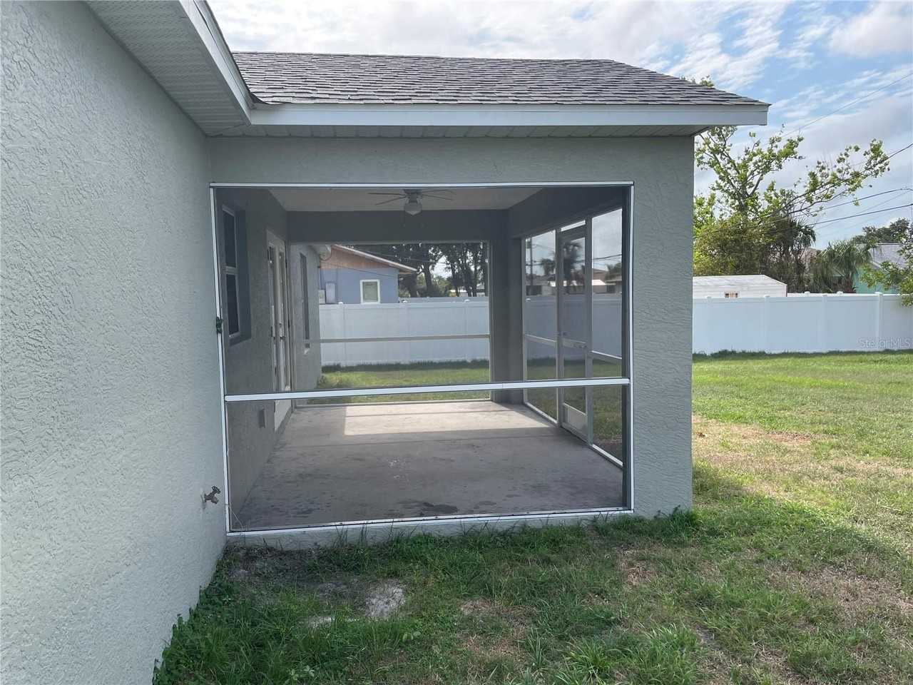 10136 Willmington Blvd - Photo 3 of 13