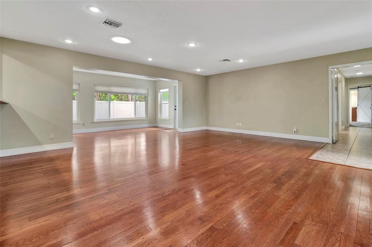 205 S Woodland St - Photo 5 of 33
