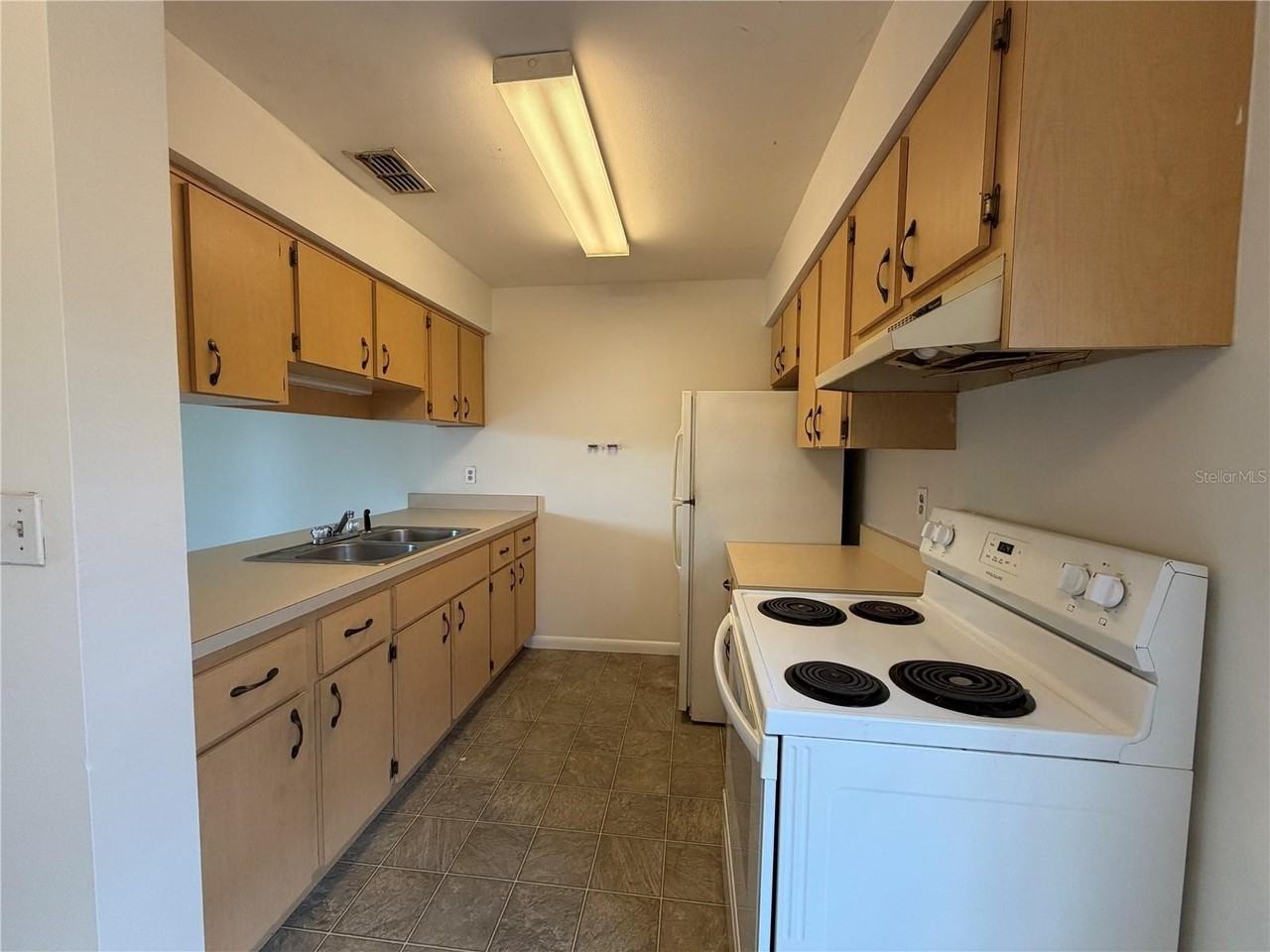 2117 Citrus Blvd #4 - Photo 2 of 6
