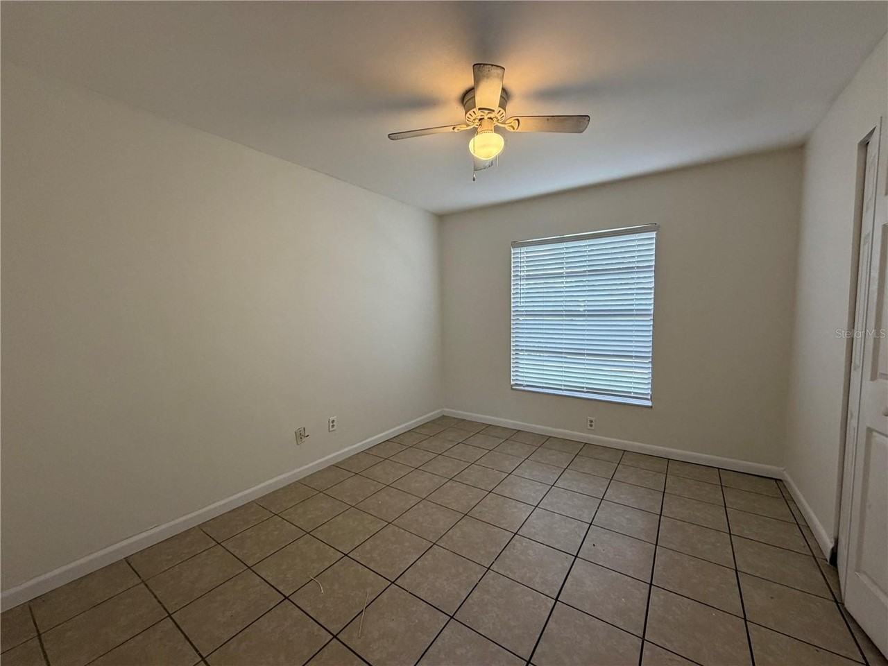 2117 Citrus Blvd #4 - Photo 5 of 6