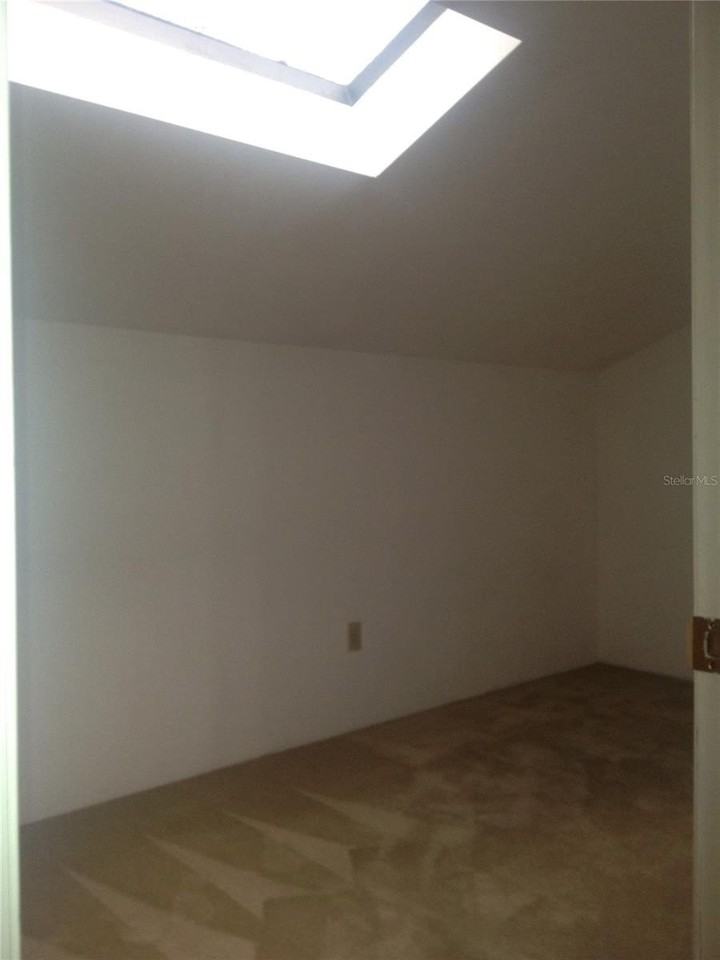 4224 Sw 70th Ter #B - Photo 3 of 12
