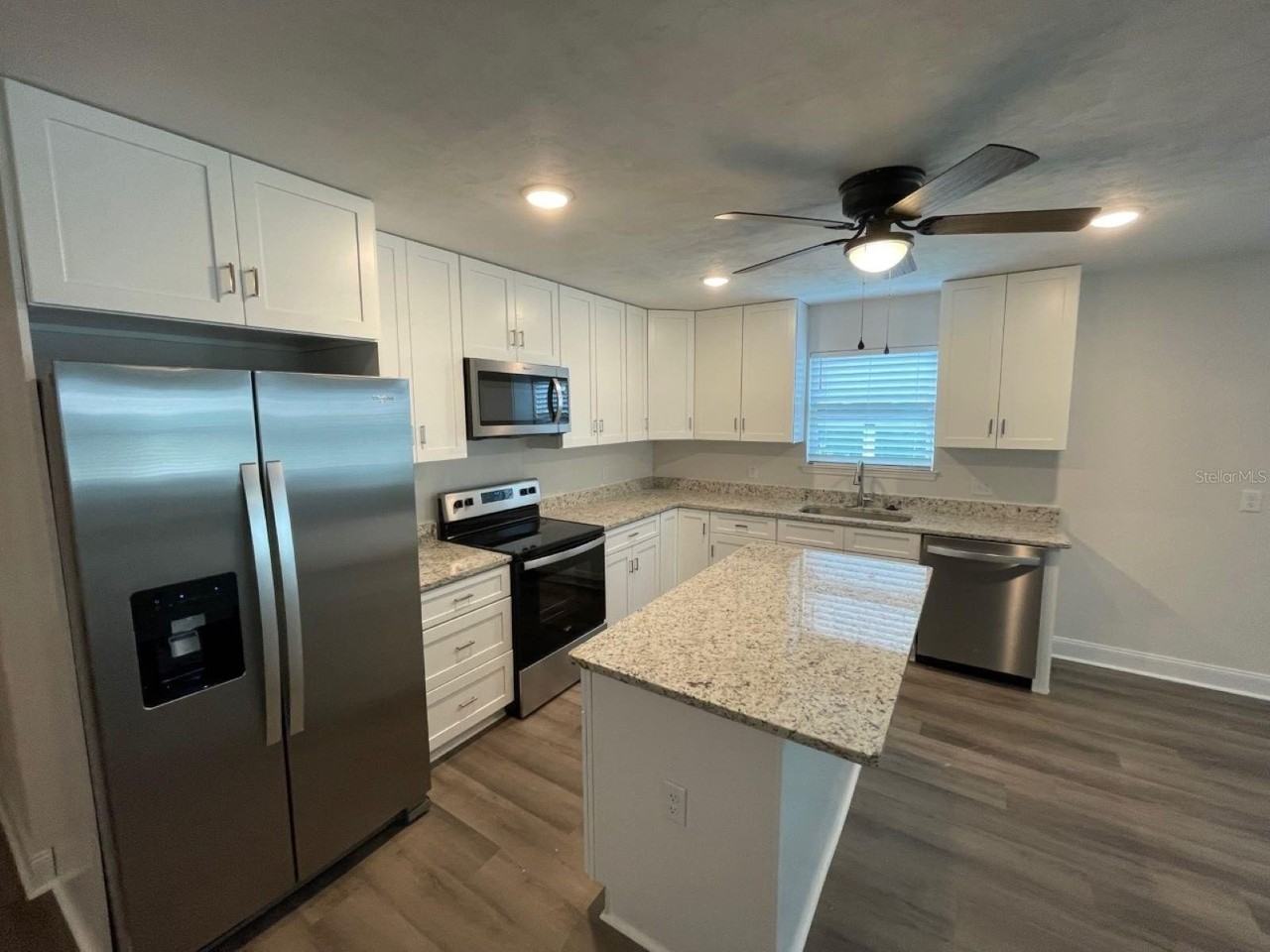 11507 Nw 74th Ter - Photo 6 of 23