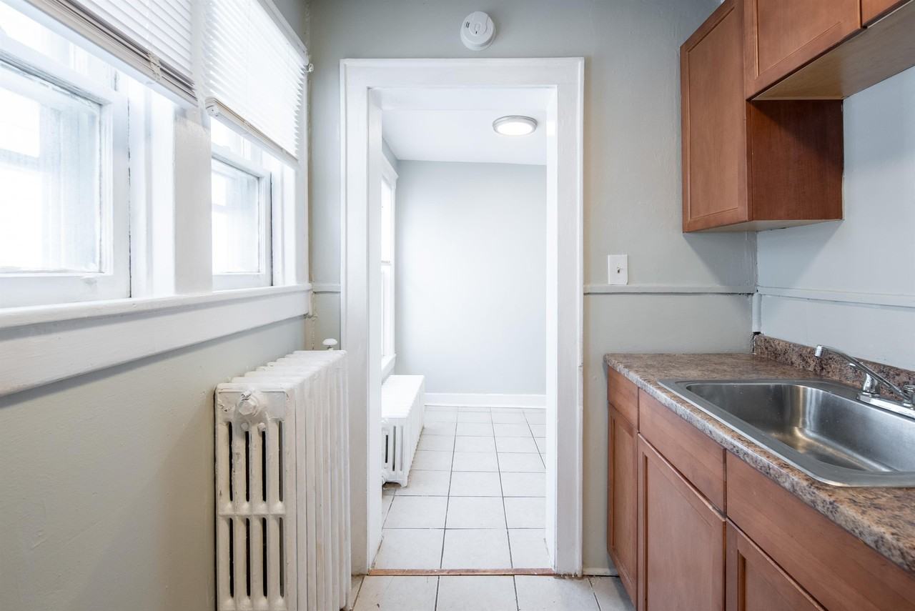 1327 1st St #1 - Photo 2 of 31