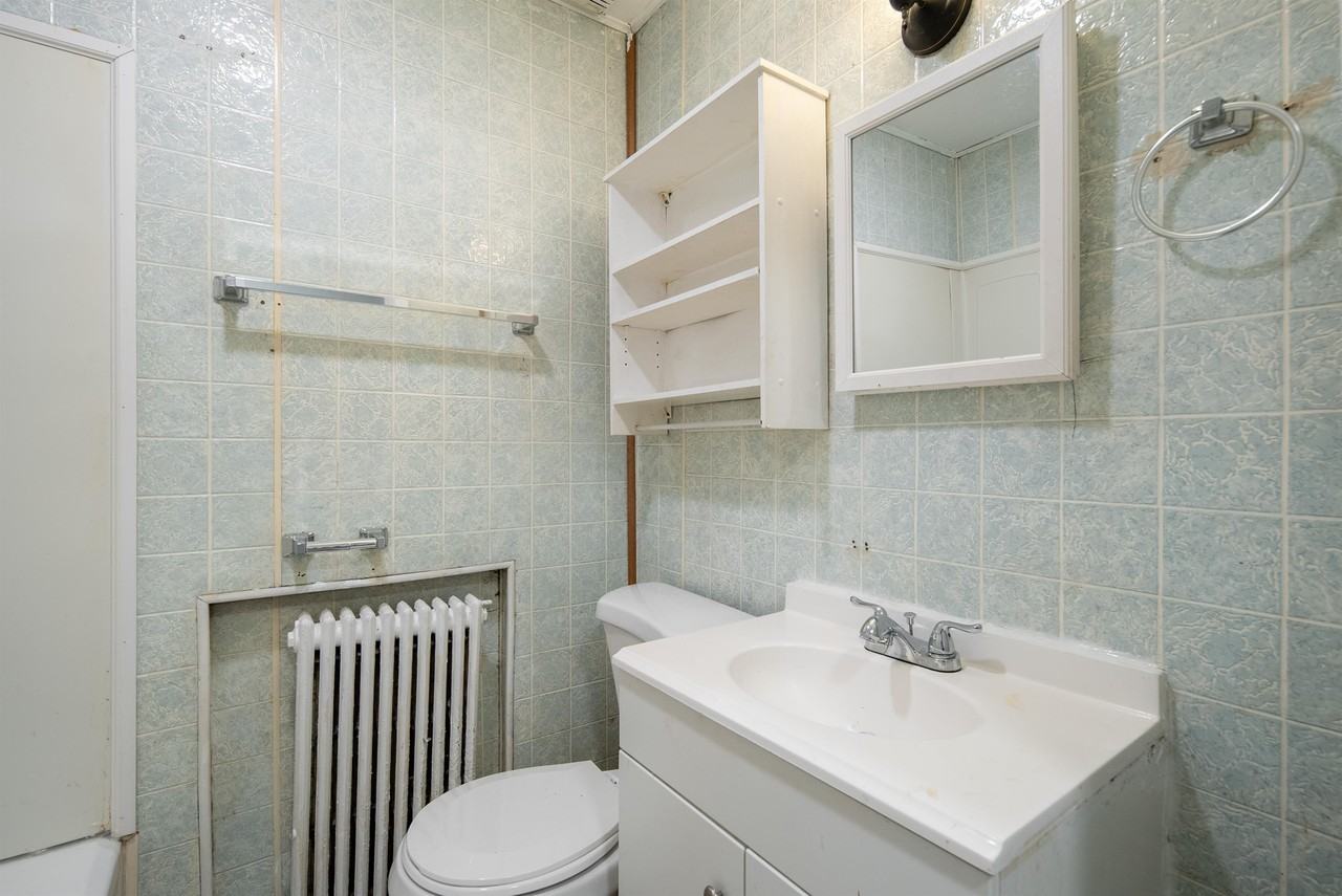 1327 1st St #1 - Photo 6 of 31