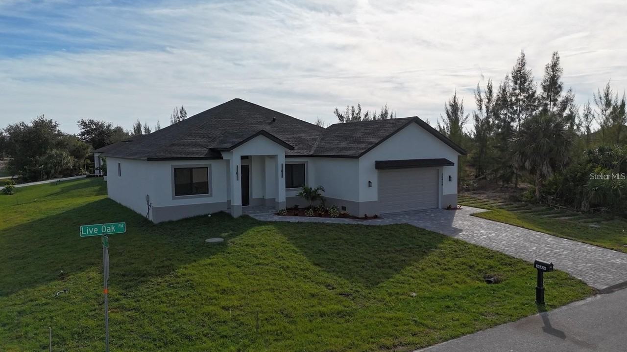 10426 Live Oak Rd - Photo 4 of 50