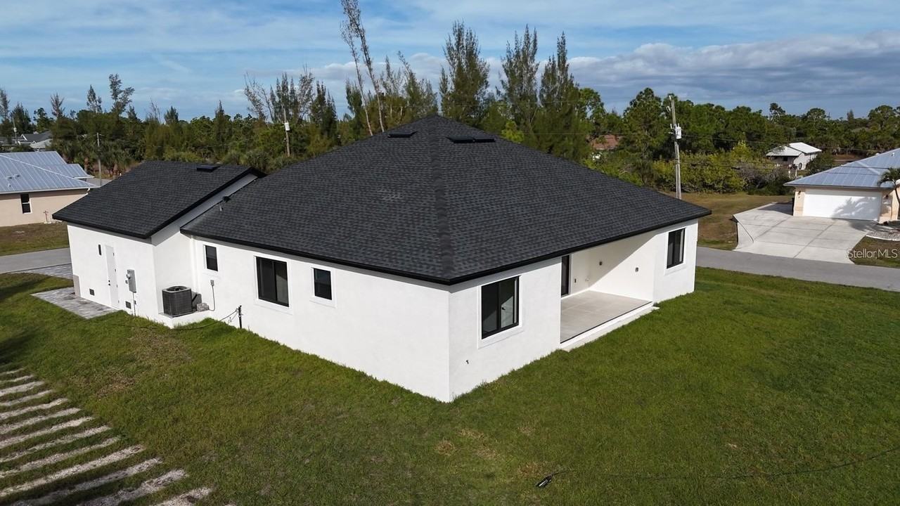 10426 Live Oak Rd - Photo 7 of 50