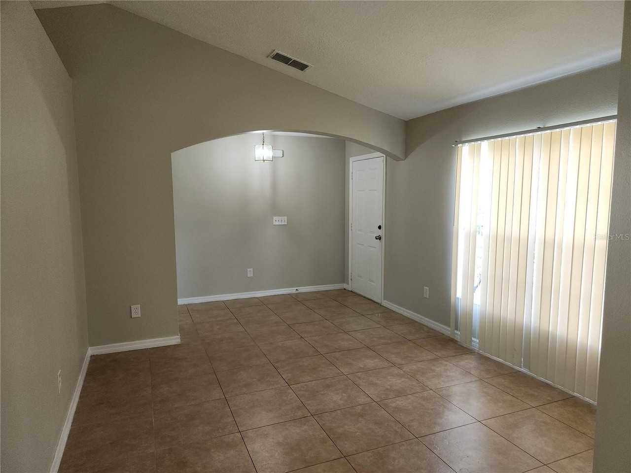 1405 Teal Ct - Photo 5 of 21