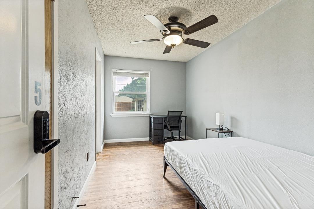 Country Manor Rd - Photo 6 of 20