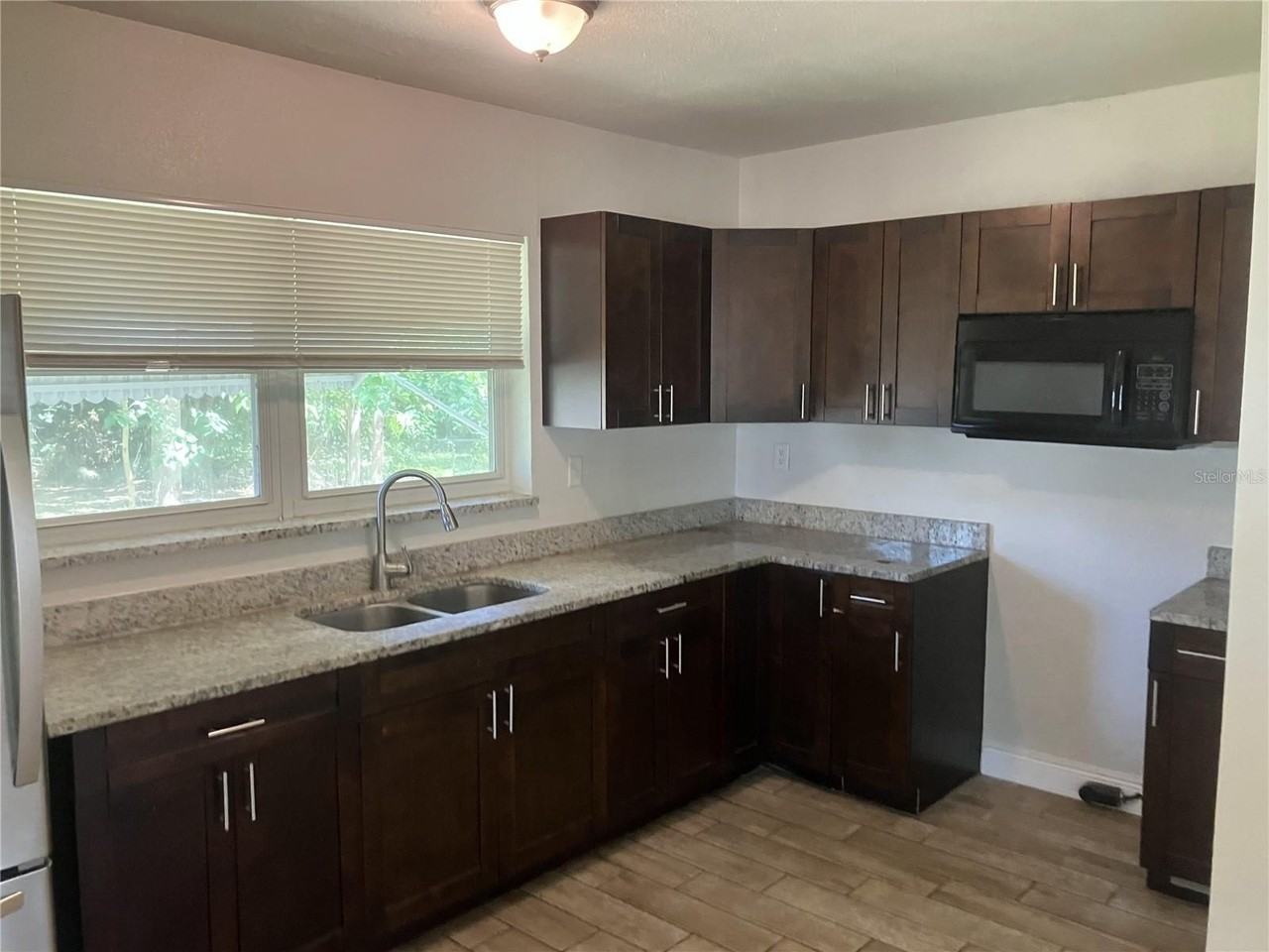315 S Seminole Ave - Photo 4 of 12
