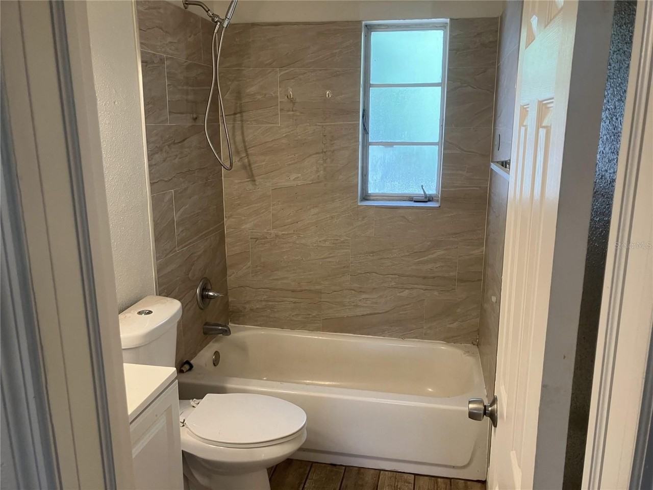 315 S Seminole Ave - Photo 6 of 12