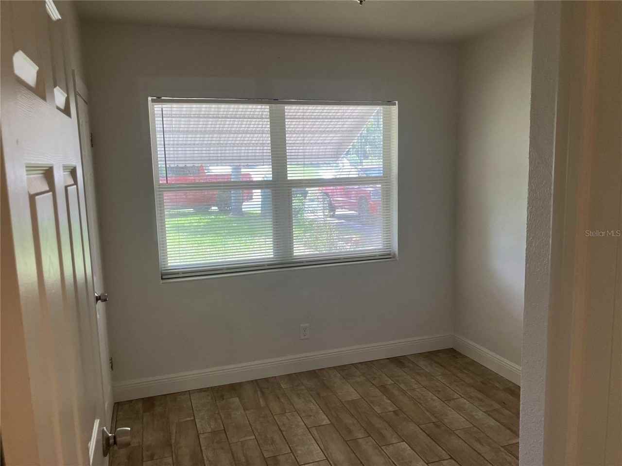 315 S Seminole Ave - Photo 7 of 12