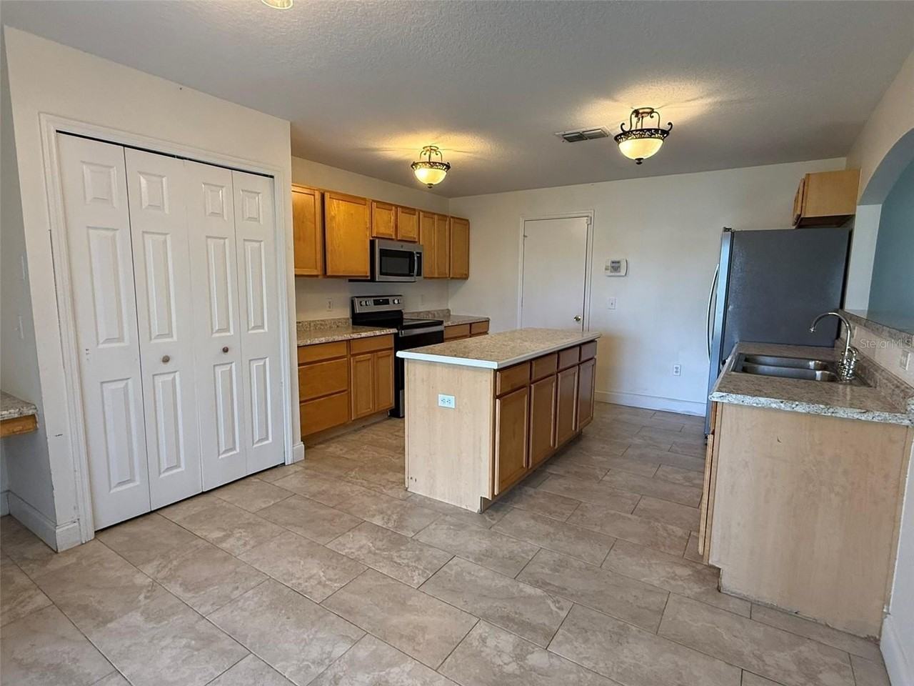 13625 Silver Charm Ct - Photo 4 of 18
