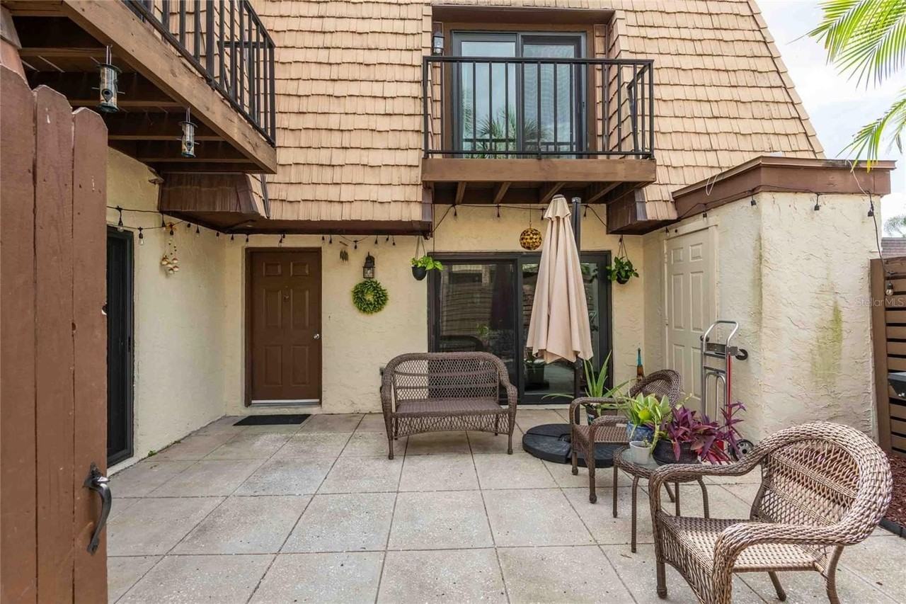 15307 W Pond Woods Dr #301 - Photo 6 of 31