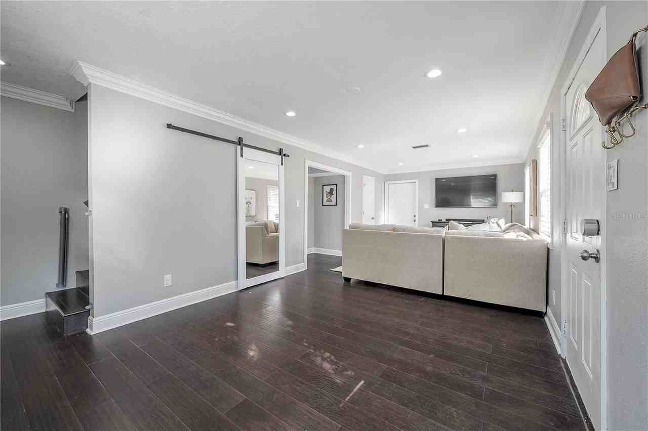 2902 N Jefferson St - Photo 5 of 47