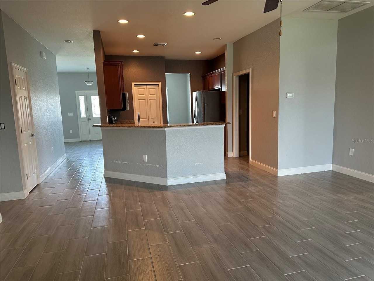 2597 Highlands Creek Way - Photo 3 of 9