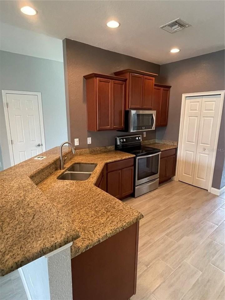 2597 Highlands Creek Way - Photo 7 of 9