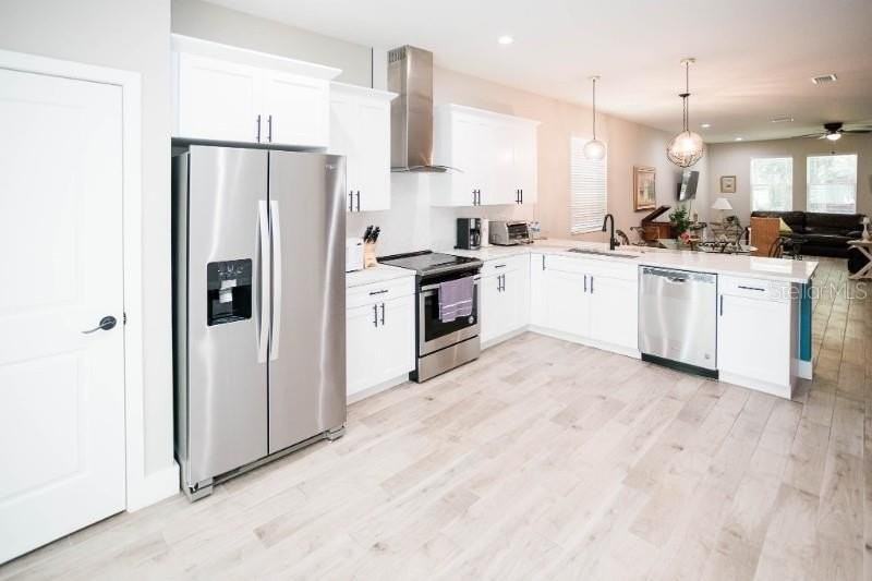 705 E Elm St - Photo 5 of 16